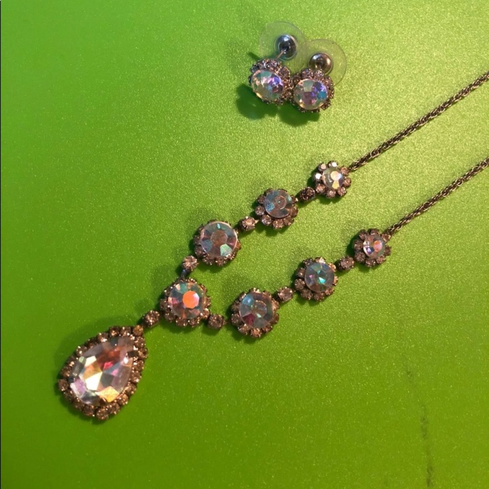 Necklace & earrings set